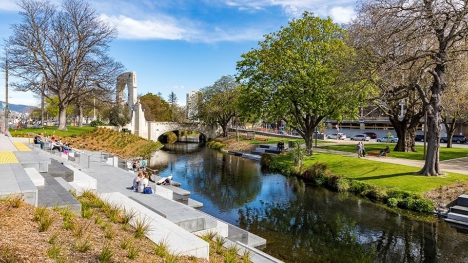 Christchurch Avon river Bridge of remembrance 